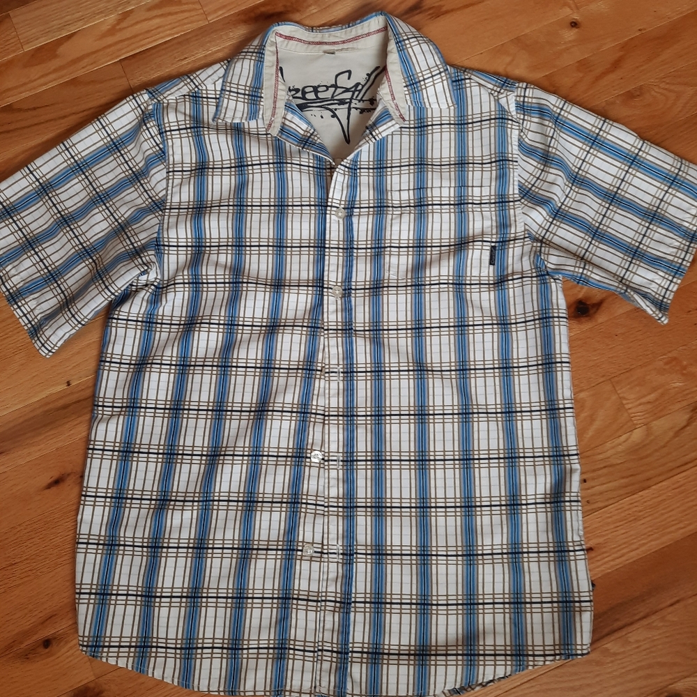 Like new short sleeved shirt